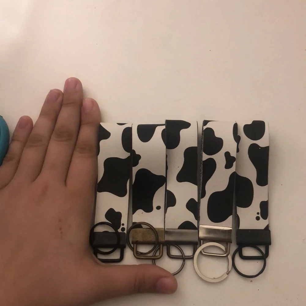 Cow print Keychains - Picture 2 of 7